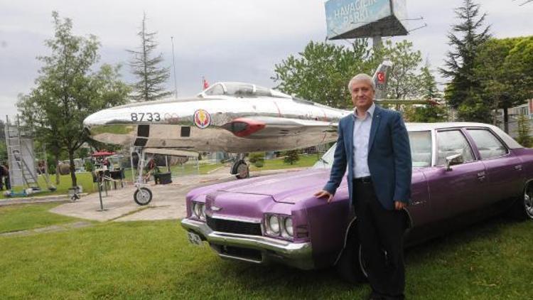 Havacılık Parkındaki uçaklar, klasik otomobillerle buluştu