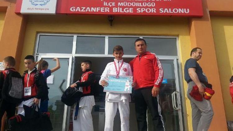 Şamiloğluspor kulübü karatecileri Balkan Şampiyonasında büyük bir başarı sağladı
