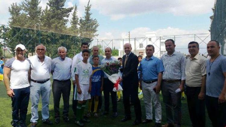 Kumlu’da ortaokullar arası futbol turnuvası başladı