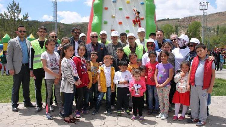 Yetim çocuklar için piknik düzenlendi