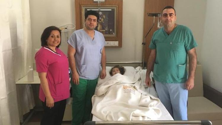 Kalça çıkığı olan Suriyeli, sağlığına kavuştu