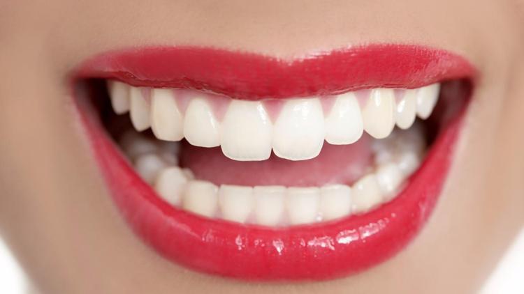 Daha sağlıklı dişler için tüketmeyi bırakmanız gereken yiyecek ve içecekler
