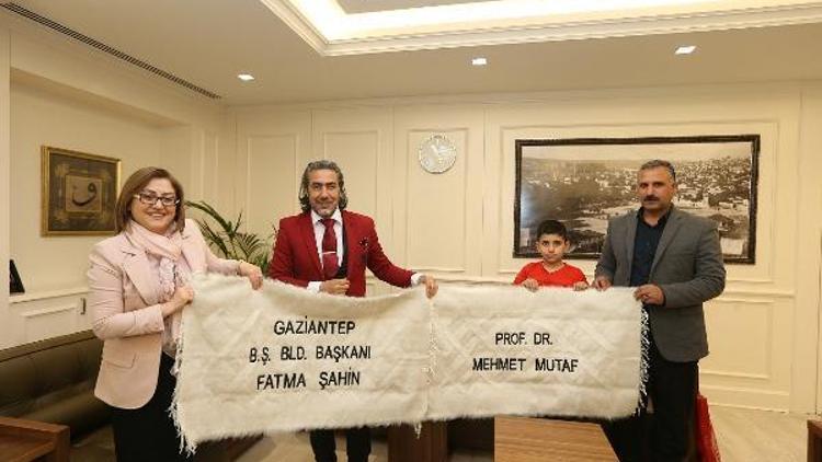 Kına gecesi saldırısında yaralanan Emrullahtan Şahine ziyaret