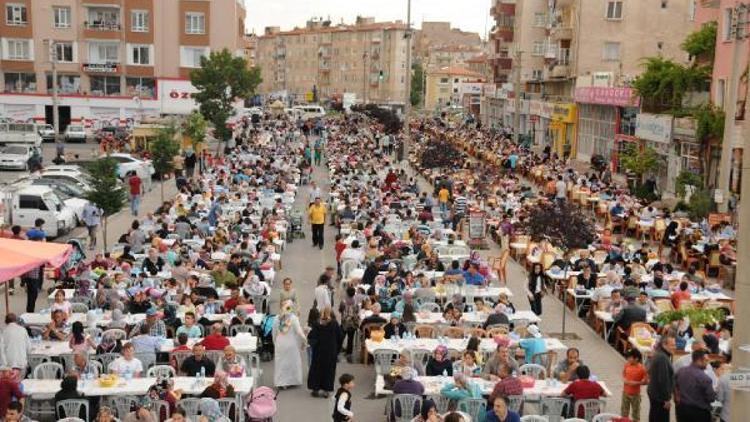 Niğdede 12 mahallede iftar sofrası
