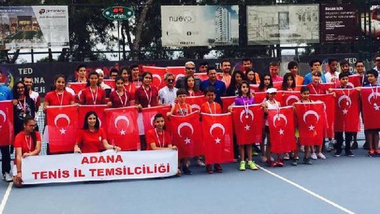 Gençlik haftası tenis ve boks müsabakaları yapıldı