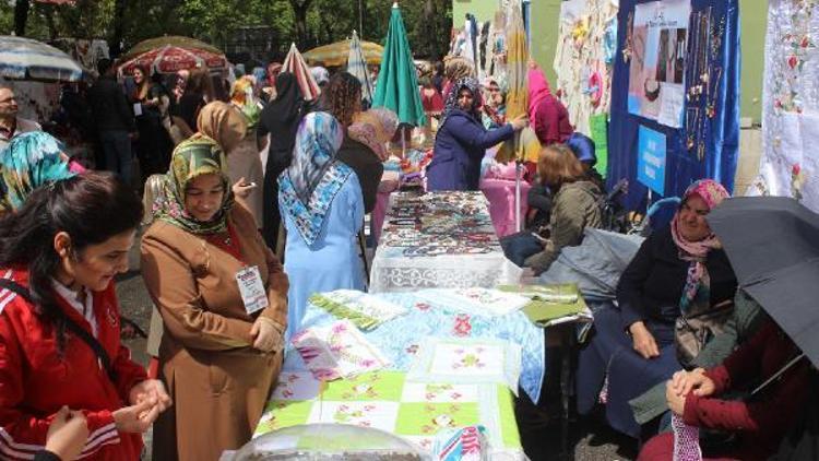 Ağrı Halk Eğitim Merkezinden yıl sonu sergisi