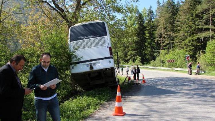 Dere yatağına düşen otobüste 7 yaralı