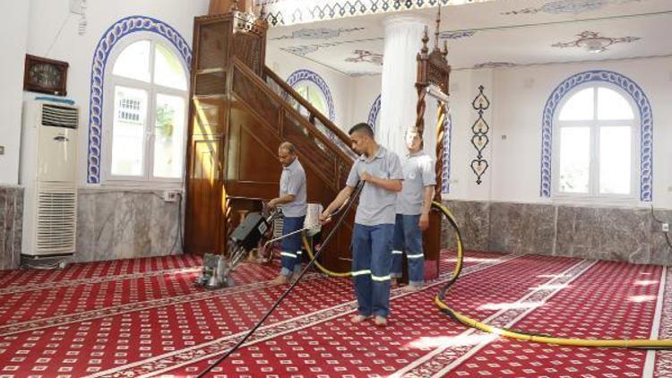 Ramazan öncesi camilerde temizlik