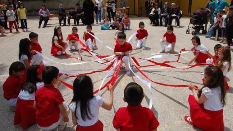 Malkara’da ilkokul öğrencileri bahar şenliği düzenledi