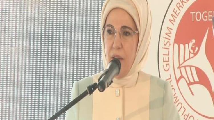 Emine Erdoğan: Mülteci meselesi sadece ekonomik ve siyasi bir mesele değil ahlaki ve insani