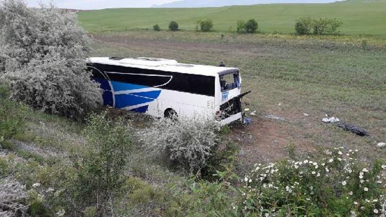 Ankarada yolcu otobüsü kaza yaptı : 8 ölü, 11i ağır 32 yaralı (1)