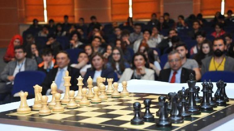Başkentte liseli gençlerin satranç heyecanı başladı