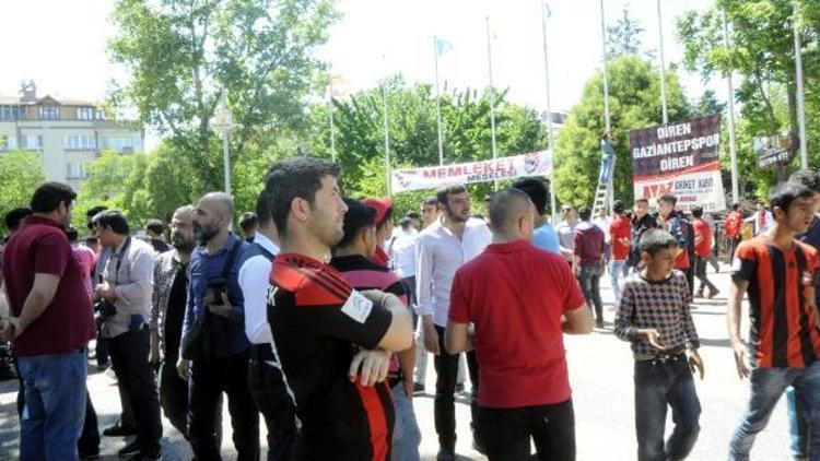 Gaziantepspor taraftarı yönetimi istifaya çağırdı