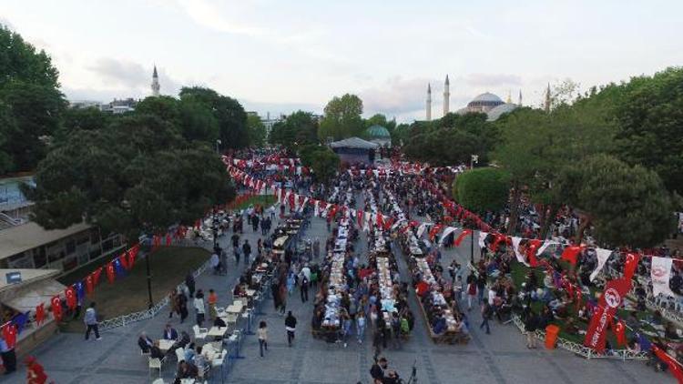 Sultanahmette ilk iftar(Havadan fotoğraflar)