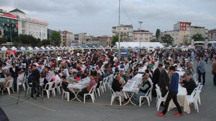 Bağcılardaki iftar sofrasında 5 bin kişi buluştu