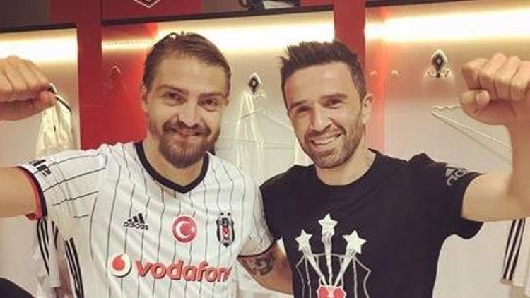 Caner Erkin ve Gökhan Gönülden Fenerbahçeye nispet