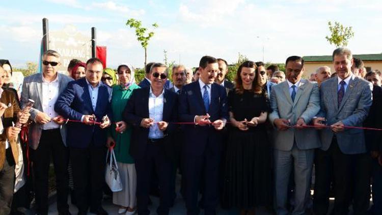 20 günde tamamlanan Karabağ Parkının açılışına yoğun ilgi