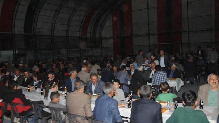 HDPden Hakkaride 400 kişiye iftar