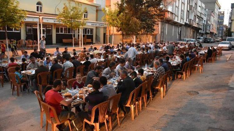 Gaziantepte iftar çadırlarına büyük ilgi