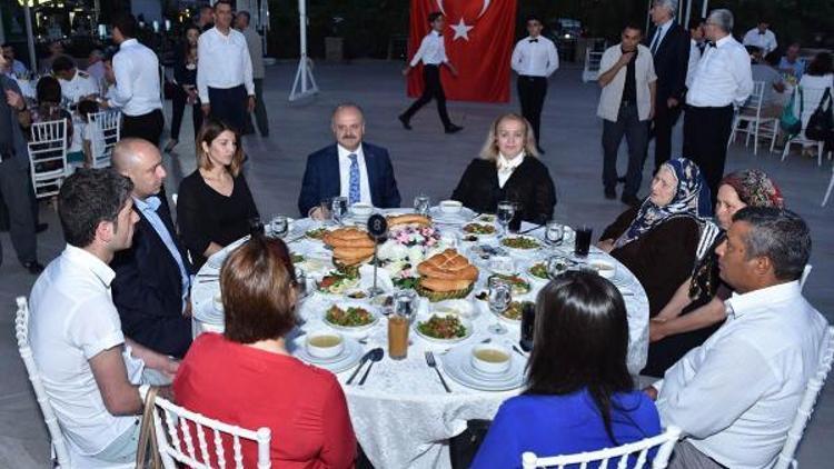 Şehit yakınları ve gazilere iftar