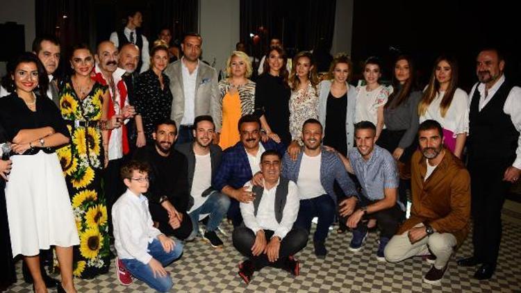 Selda - Mehmet Topal çifti,  huzurevi sakinlerini iftar davetinde ağırladı...