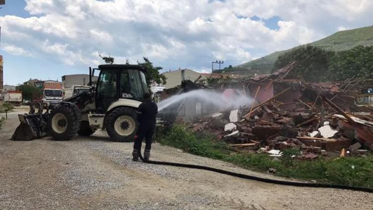 Gemlik’te 3 yılda 300 metruk bina yıkıldı