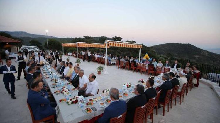 Karşıyaka iftar sofrasında buluştu