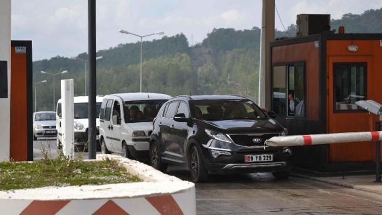 Şirket tünelden ücretsiz geçirmedi ambulans dağ yolundan gitti