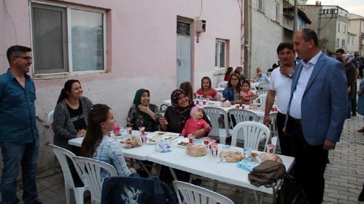 Biga Belediyesi 3 bin kişilik iftar yemeği verdi