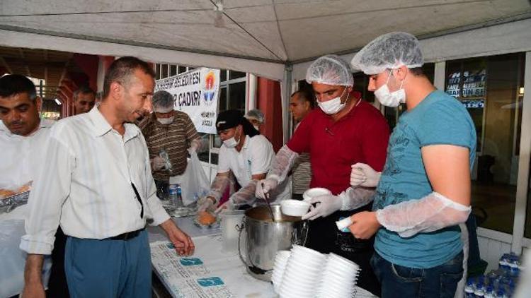 Büyükşehir otogarda da iftar çadırı açtı