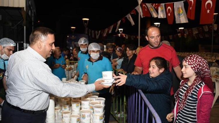 Tarsusta 10 günde 60 bin kişiye iftar, 20 bin kişiye sahur