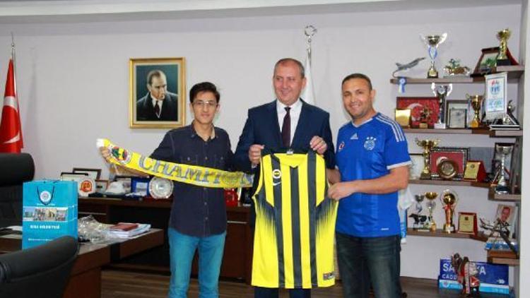 Biga Belediyesi Fenerbahçe forması ödüllerini teslim etti