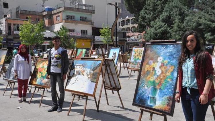 İslahiyede öğrencilerden resim sergisi