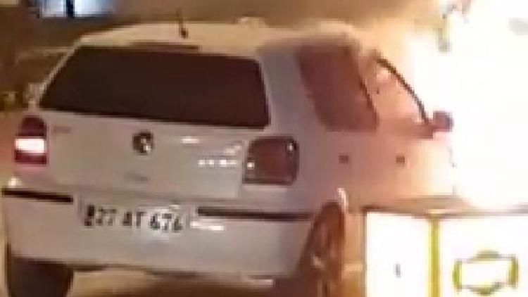 Gaziantepte seyir halindeki otomobil alev aldı