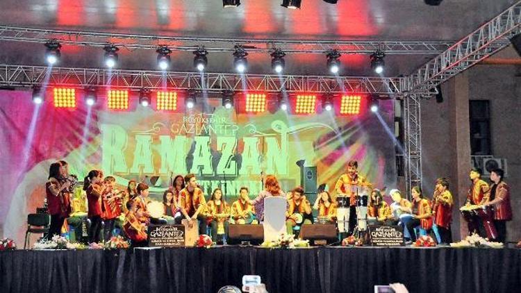 Suriyeli çocuklar konser verdi