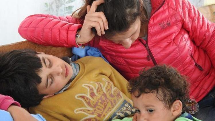 Suriyeli Ömer savaşta bacağını, Çeşmede umudunu yitirdi