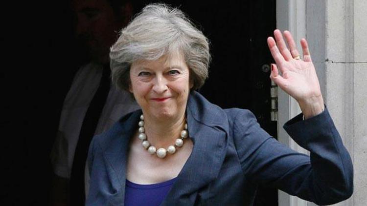 Theresa May gidecek mi, kalacak mı