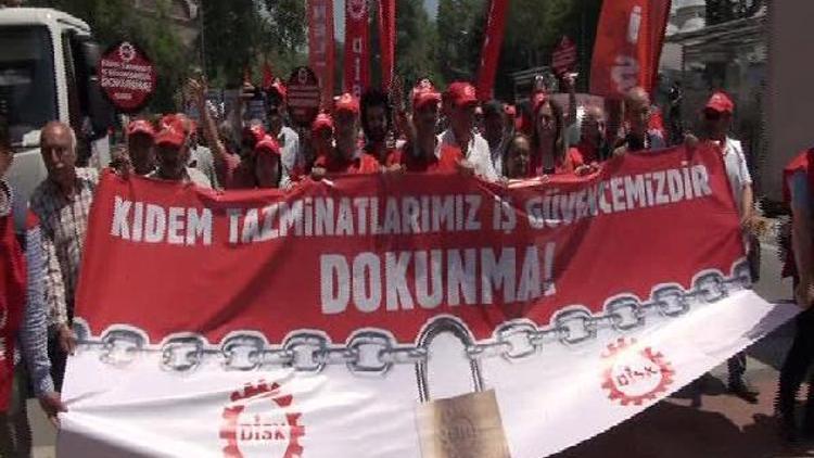 DİSKten İŞKUR önünde Kıdem tazminatı protestosu