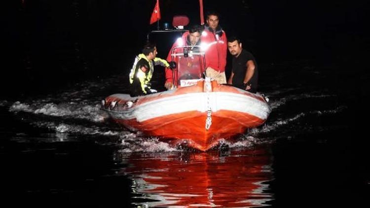 Kayalıklarda mahsur kaldı