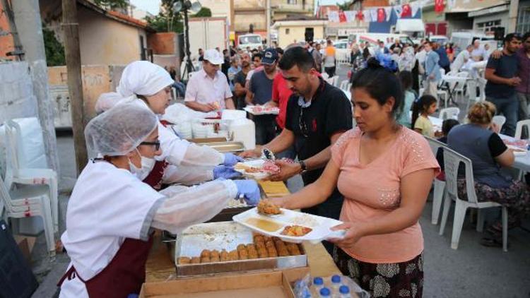 Romanlarla iftar