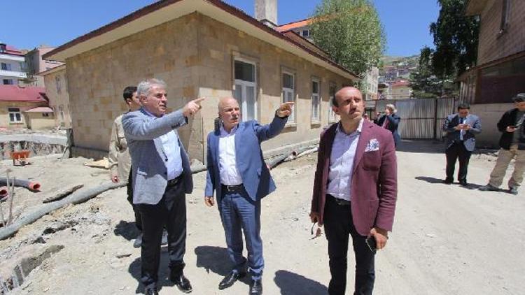 Erzurum Büyükşehir Belediye Başkanı Mehmet Sekmen Bayburt’ta