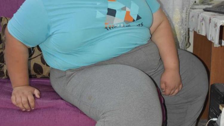 Obezite hastalığı olan çocuk tedavi için yardım bekliyor