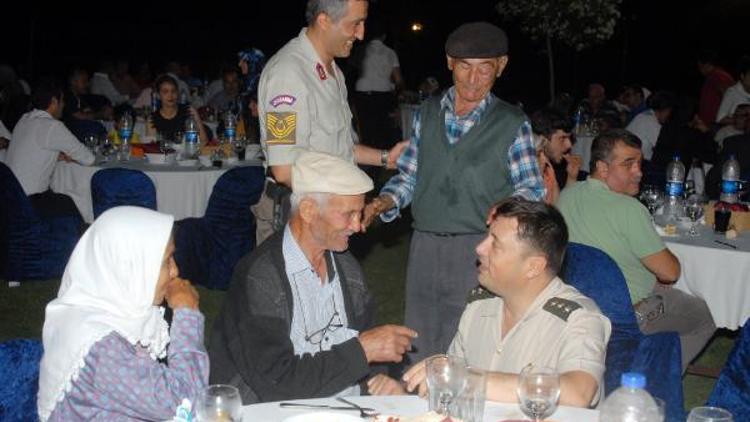 Serikte şehit aileleri ve gaziler için iftar