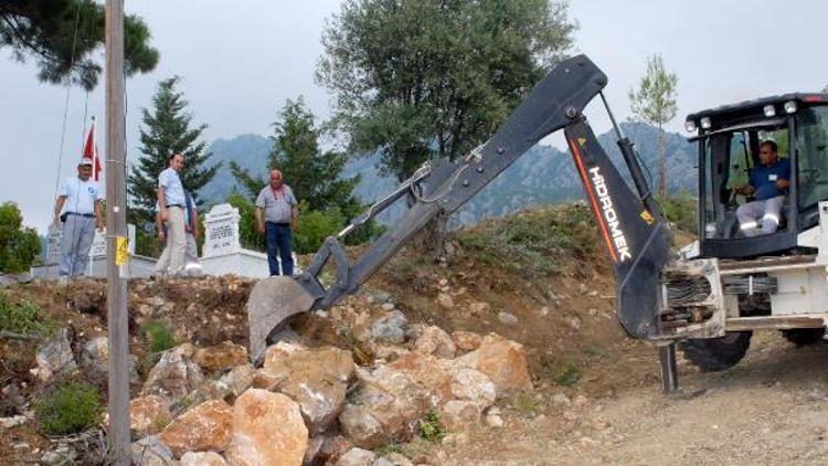 Şehit babasının evi temizlendi