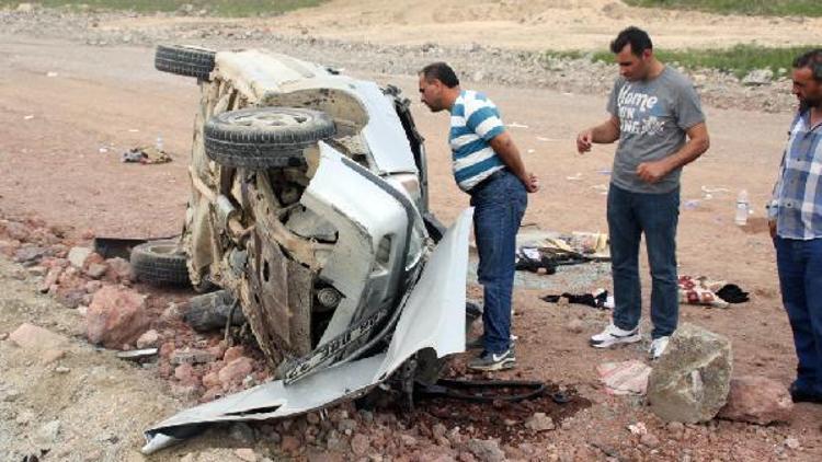 İftar öncesi çarpışan 2 otomobil takla attı; 1 ölü,  5 yaralı