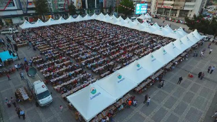 İlkadımda 10 bin kişilik dev iftar