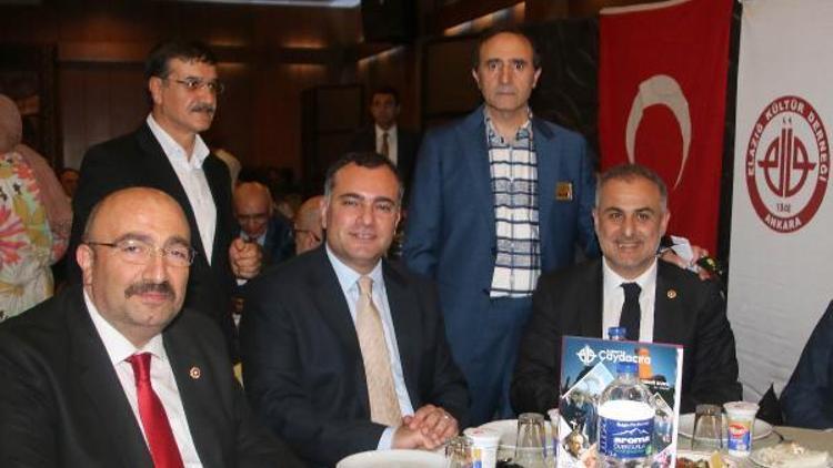 Taşdelen, hemşerileri ile iftar sofrasında