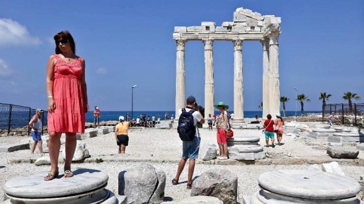 Apollon Tapınağının kopyası sualtı müzesinde