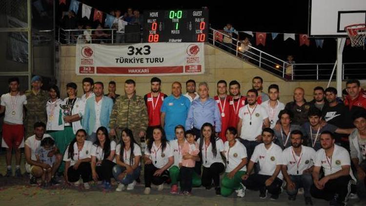 Hakkaride sokak basketboluna yoğun ilgi