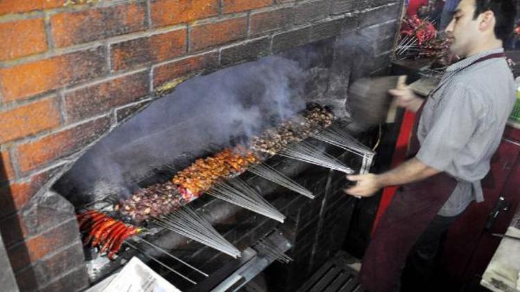 Şanlıurfada iftardan sahura 3 ton ciğer tüketiliyor